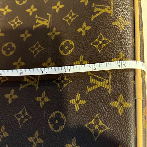 Authentic vintage Louis Vuitton rolling suitcase - Picture 15 of 16